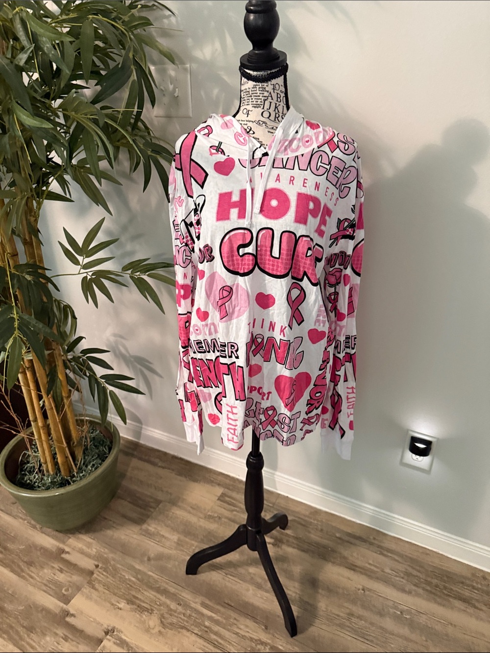 New. Women's Pink Hope & Cure Graphic Long Sleeve Hoodie